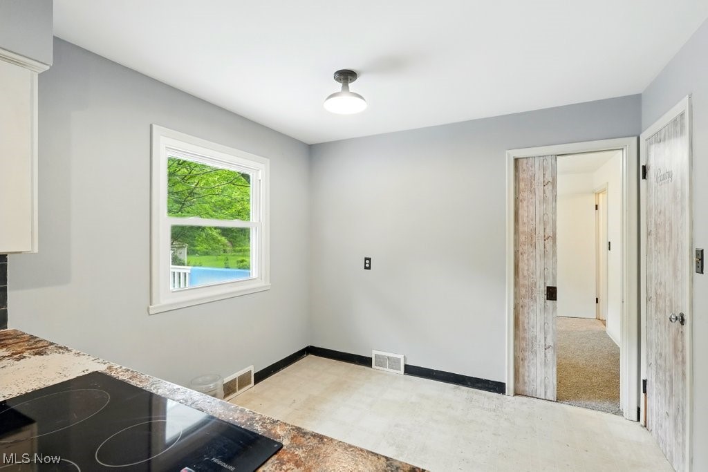 1795 Far View Road Green, OH 44312 - Photo 6 of 25