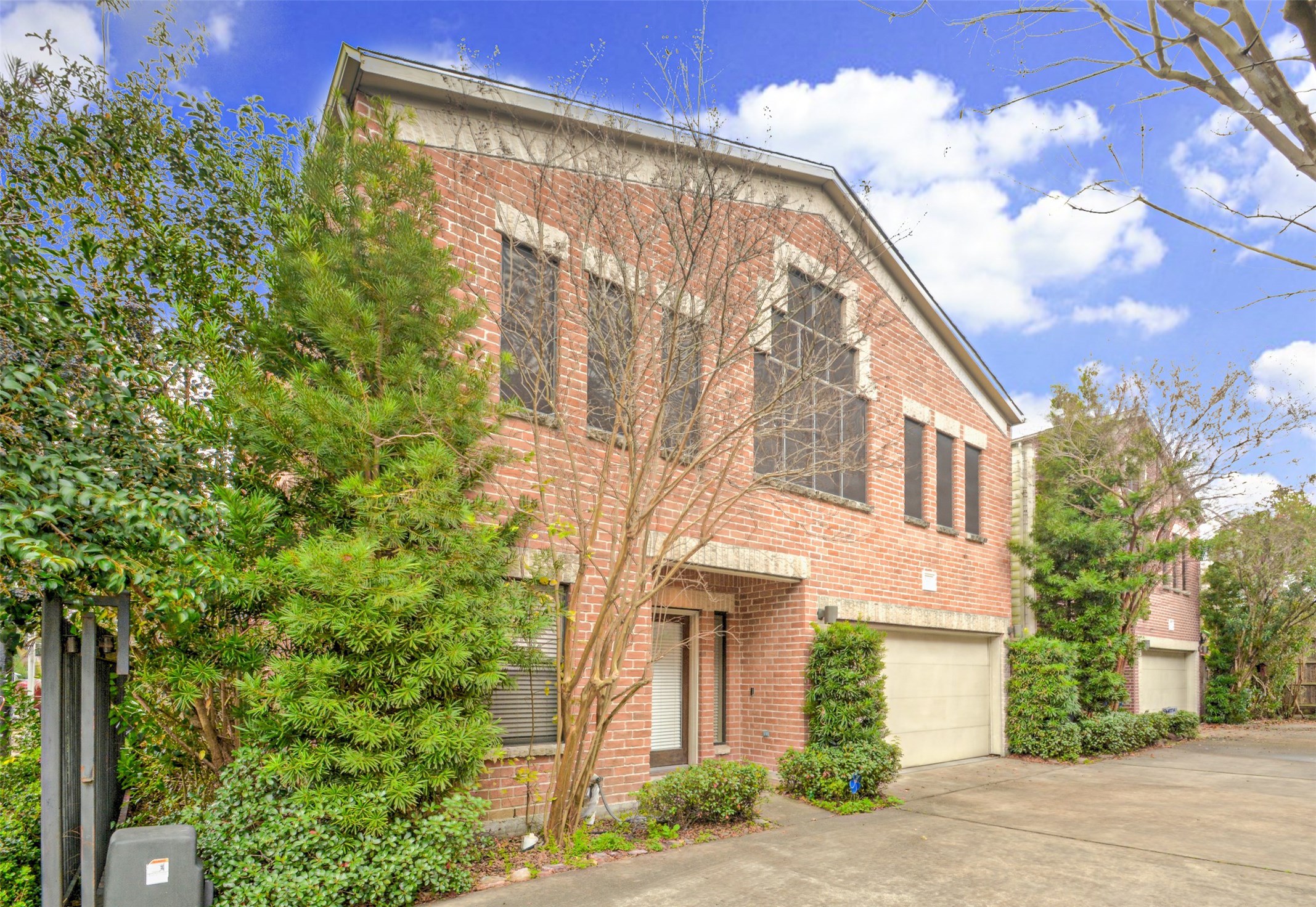 5225 Cornish Street, Unit 1 Houston, TX 77007 - Photo 2 of 22 a view of a building