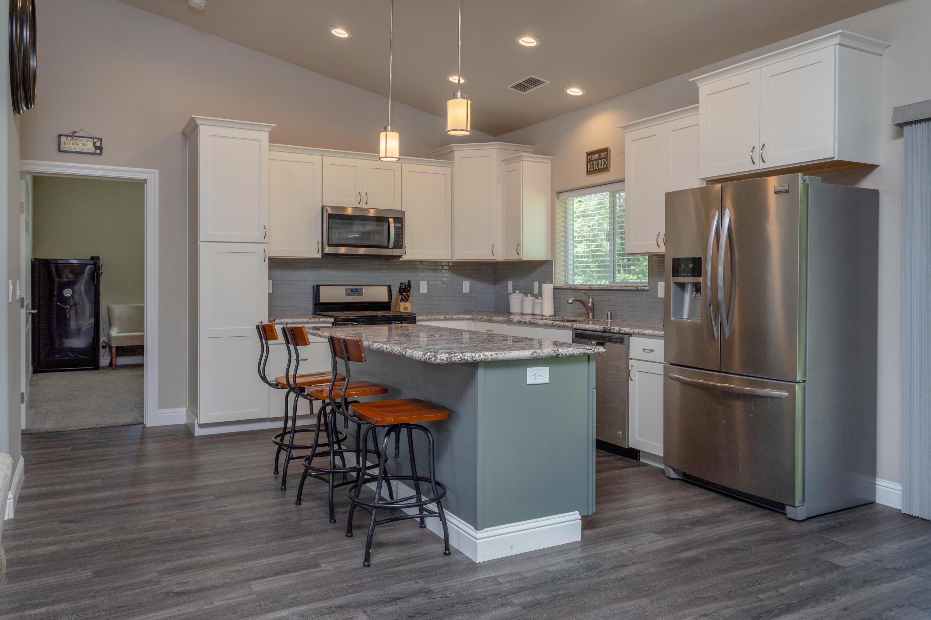 12818 Newtown Road Redding, CA 96003 - Photo 9 of 25 254A9486