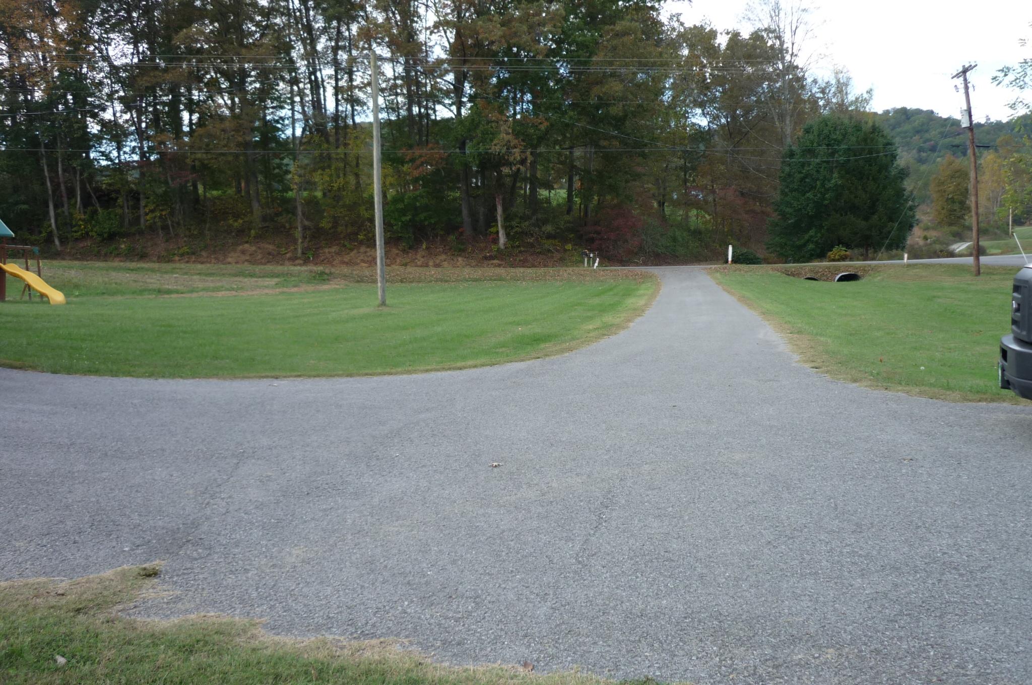 1208 Tater Valley Road Washburn, TN 37888 - Photo 5 of 20 Paved drive