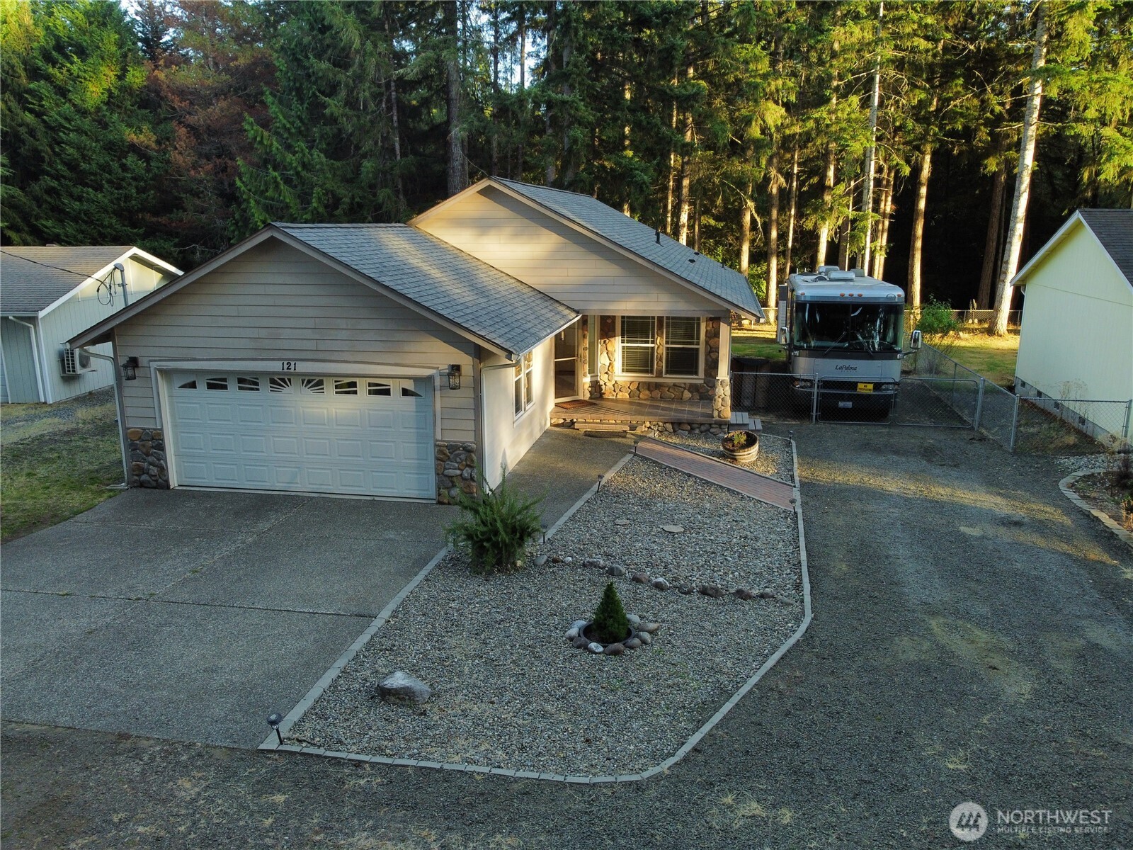 121 East Stavis Road Shelton, WA 98584 - Photo 32 of 35 a front view of a house with a yard