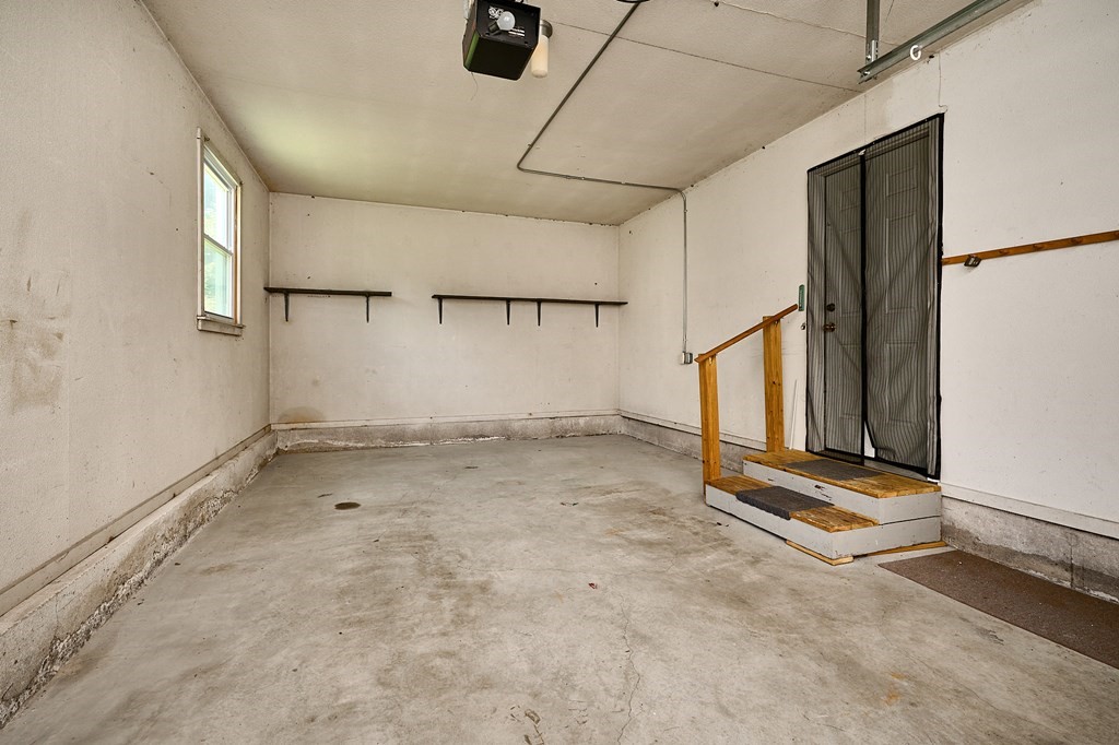 134 Tracy Circle Amherst, MA 01002 - Photo 20 of 37 an empty room with windows