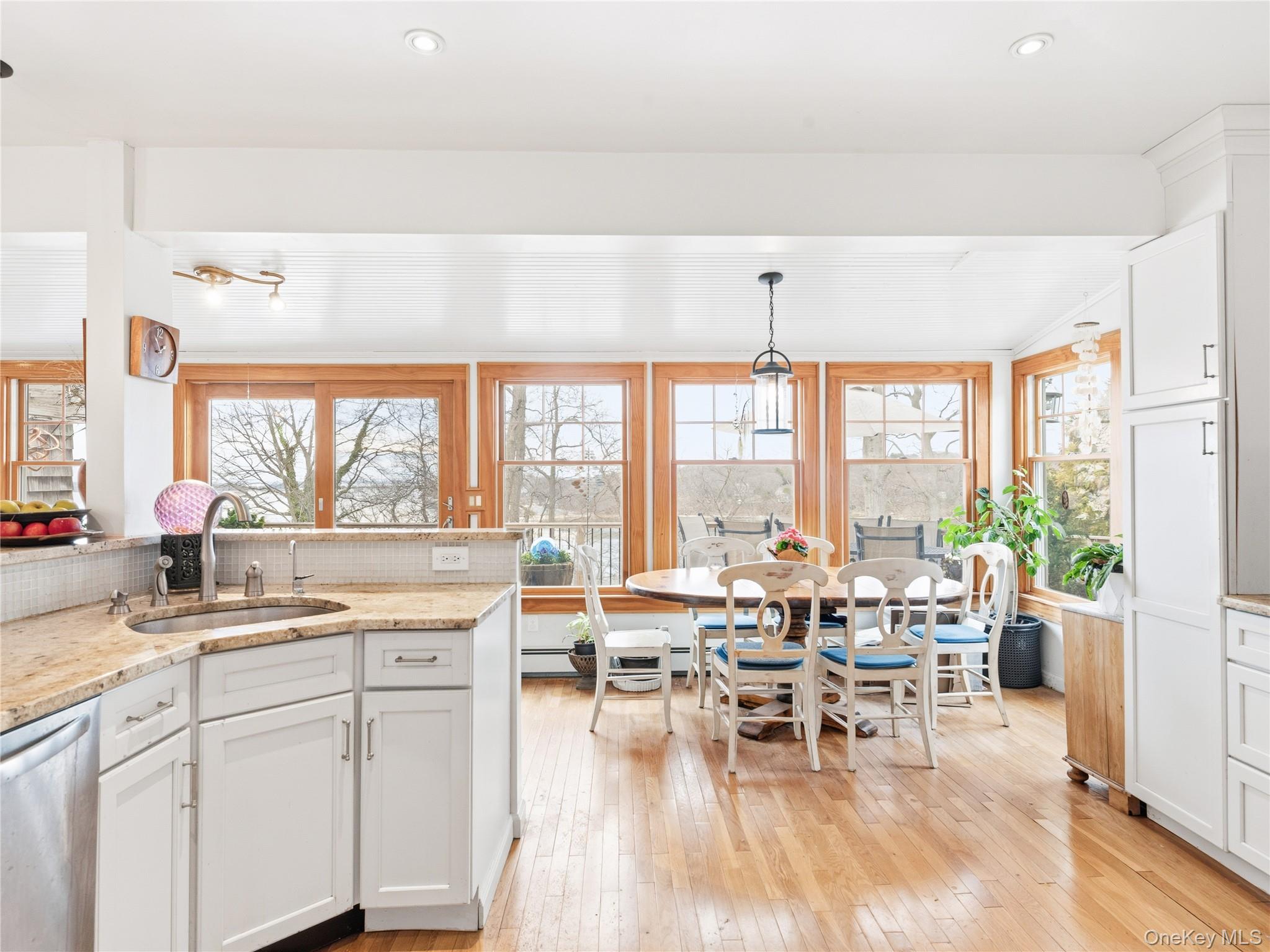 175 Taft Crescent Centerport, NY 11721 - Photo 12 of 37