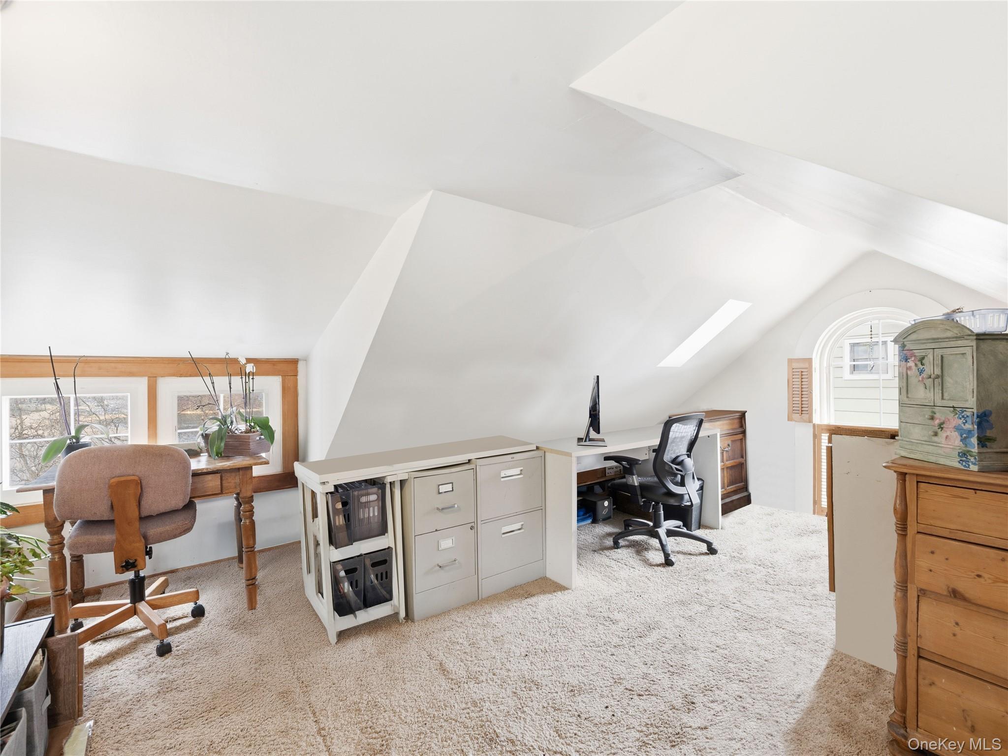 175 Taft Crescent Centerport, NY 11721 - Photo 21 of 37 2nd story office