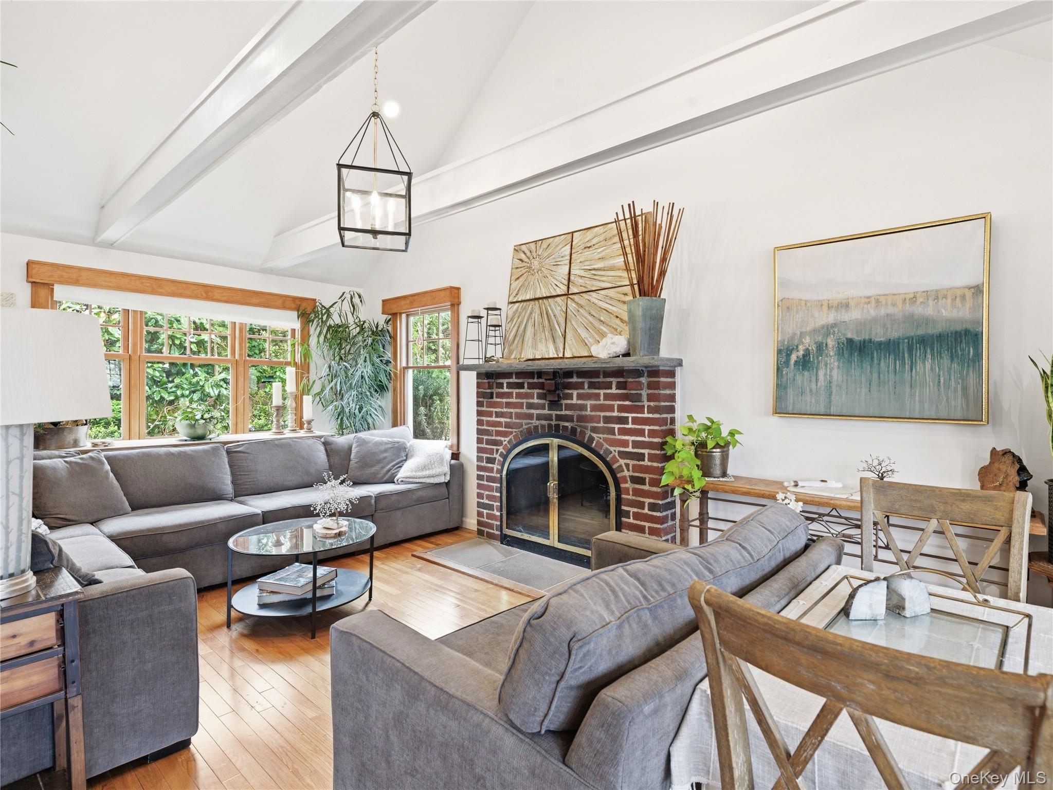 175 Taft Crescent Centerport, NY 11721 - Photo 5 of 37