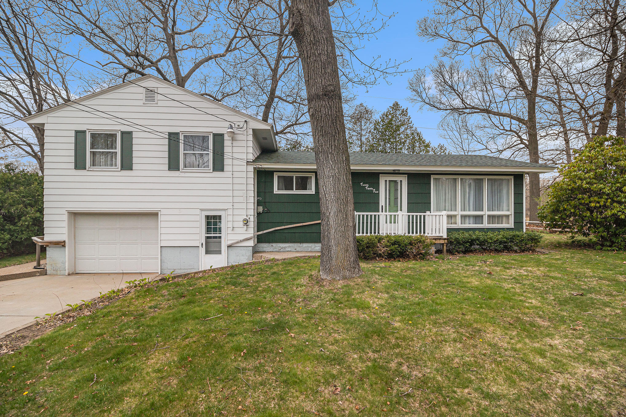 2035 South Dangl Road Muskegon, MI 49442 - Photo 1 of 24 IMG_9520