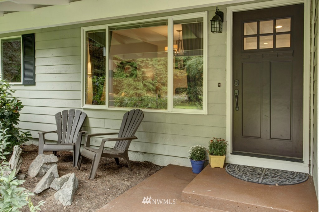 19232 Northeast Redmond Road Redmond, WA 98053 - Photo 2 of 23