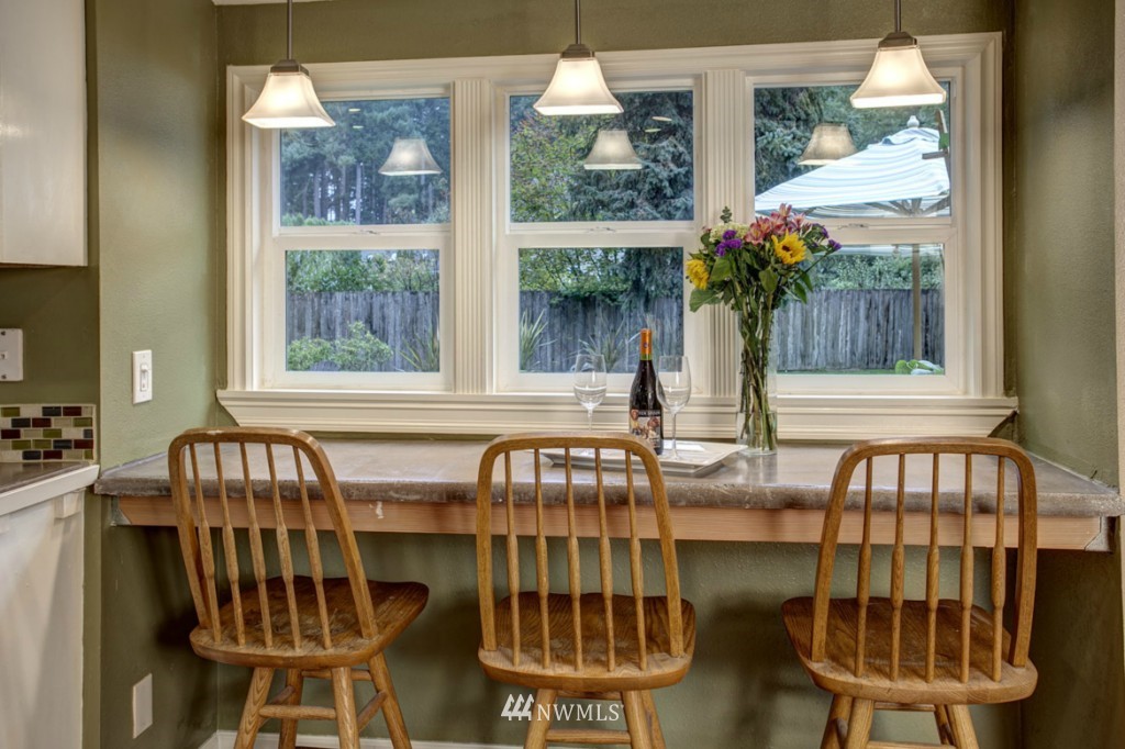 19232 Northeast Redmond Road Redmond, WA 98053 - Photo 12 of 23