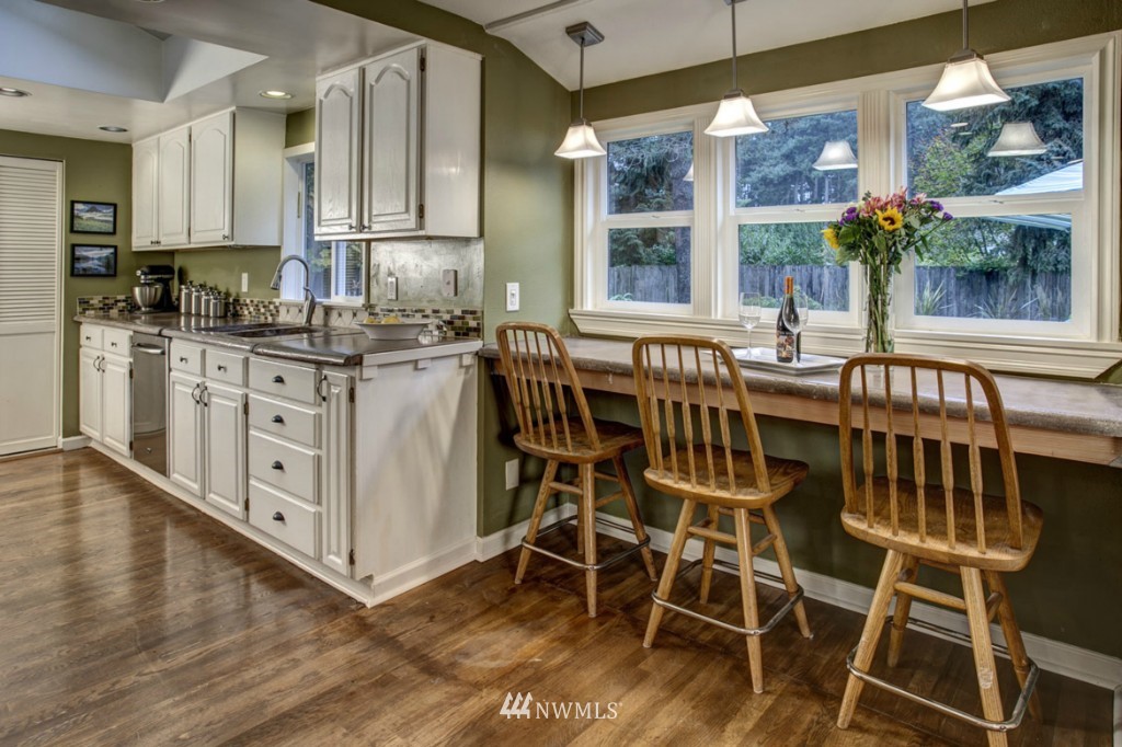 19232 Northeast Redmond Road Redmond, WA 98053 - Photo 13 of 23