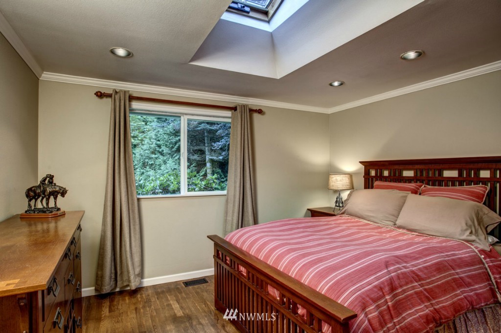 19232 Northeast Redmond Road Redmond, WA 98053 - Photo 19 of 23