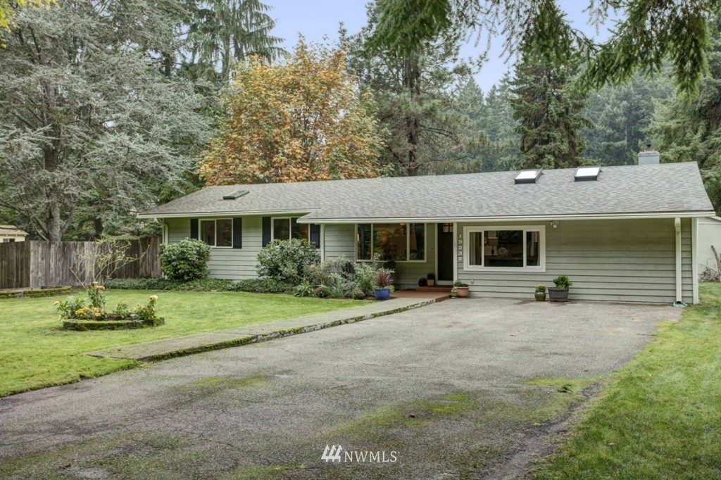 19232 Northeast Redmond Road Redmond, WA 98053 - Photo 3 of 23