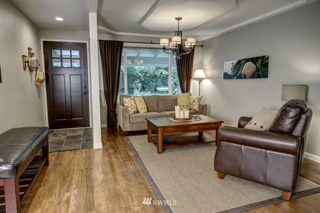 19232 Northeast Redmond Road Redmond, WA 98053 - Photo 6 of 23