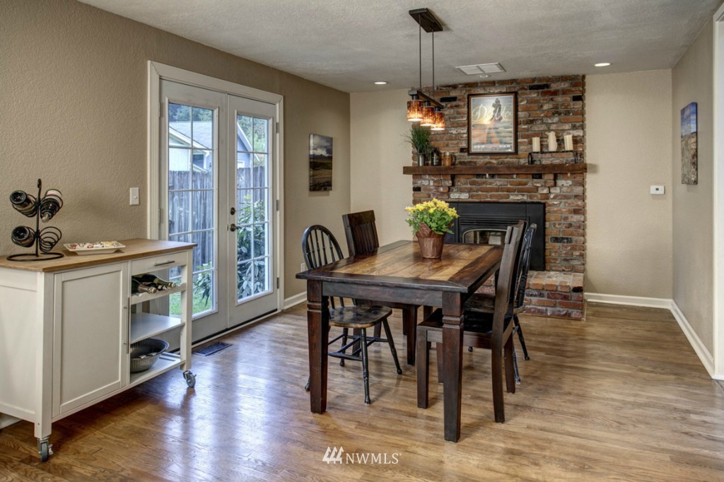 19232 Northeast Redmond Road Redmond, WA 98053 - Photo 9 of 23