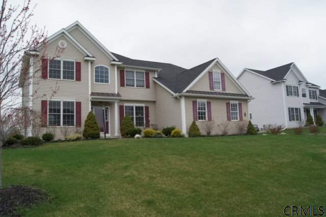 9 Ridgefield Way Colonie, NY 12189 - Photo 1 of 10 Photo 1