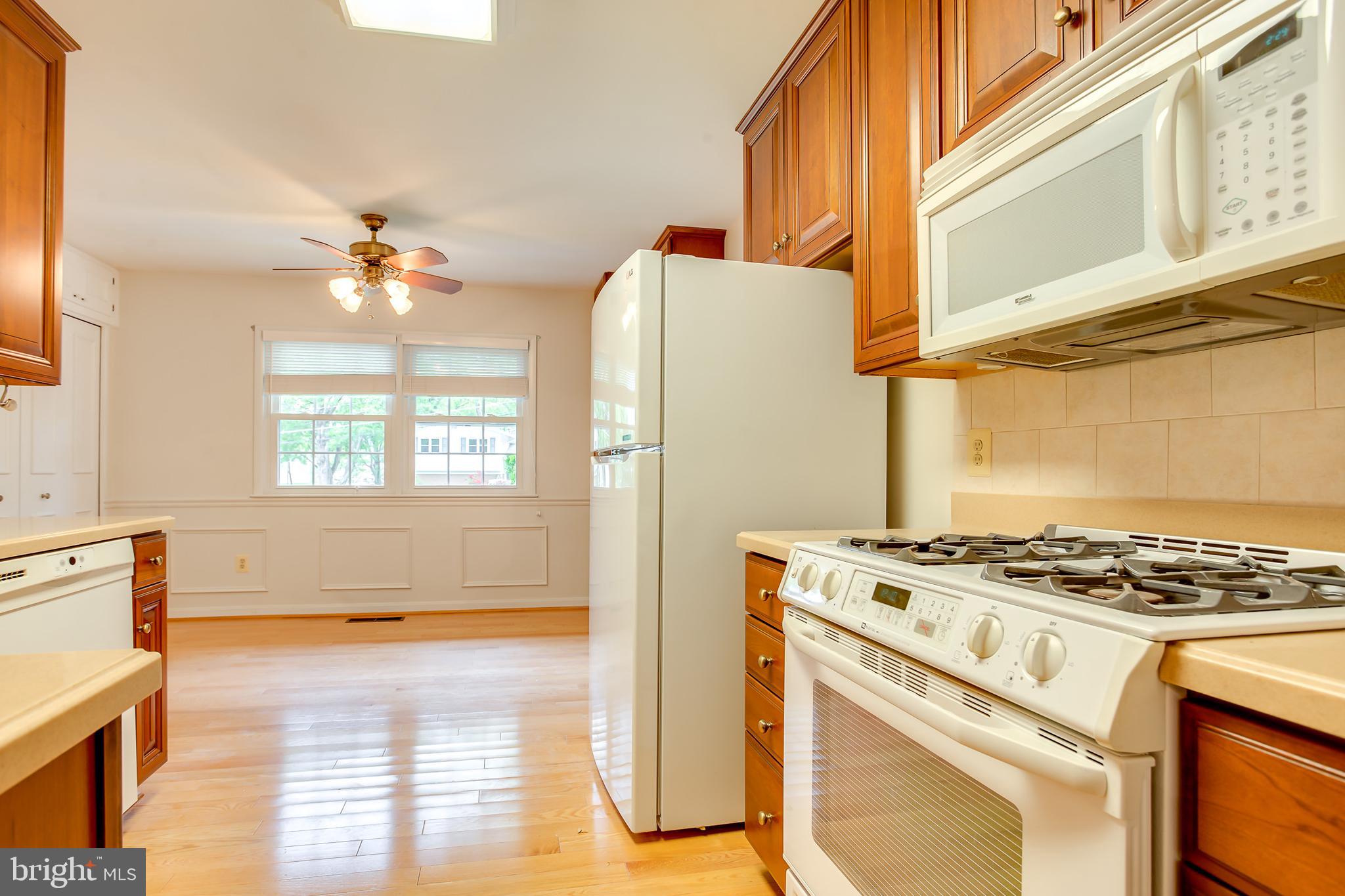 3143 Flintlock Road Fairfax, VA 22030 - Photo 12 of 48 Gas cooking