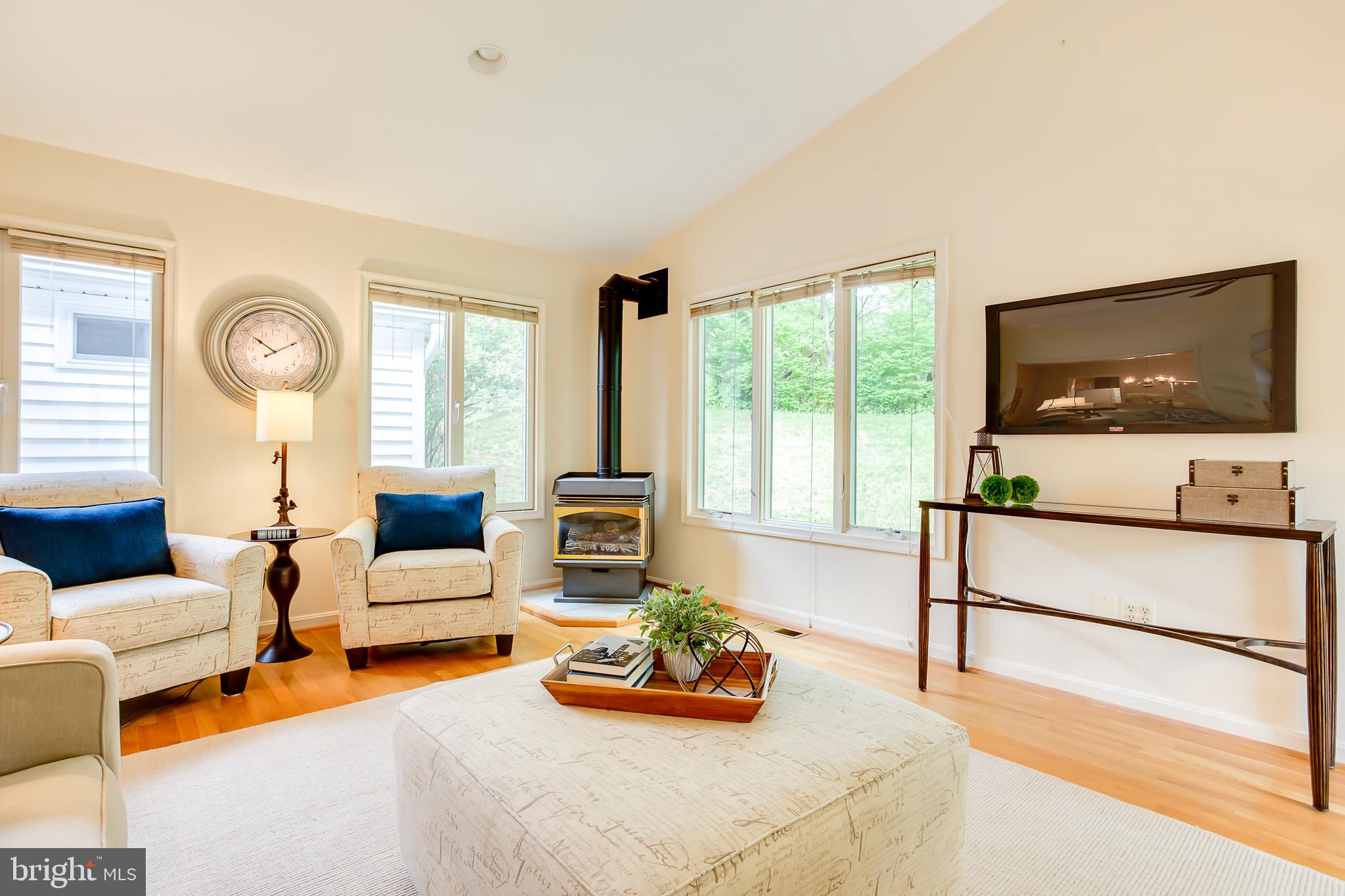 3143 Flintlock Road Fairfax, VA 22030 - Photo 18 of 48 Great room features a gas stove