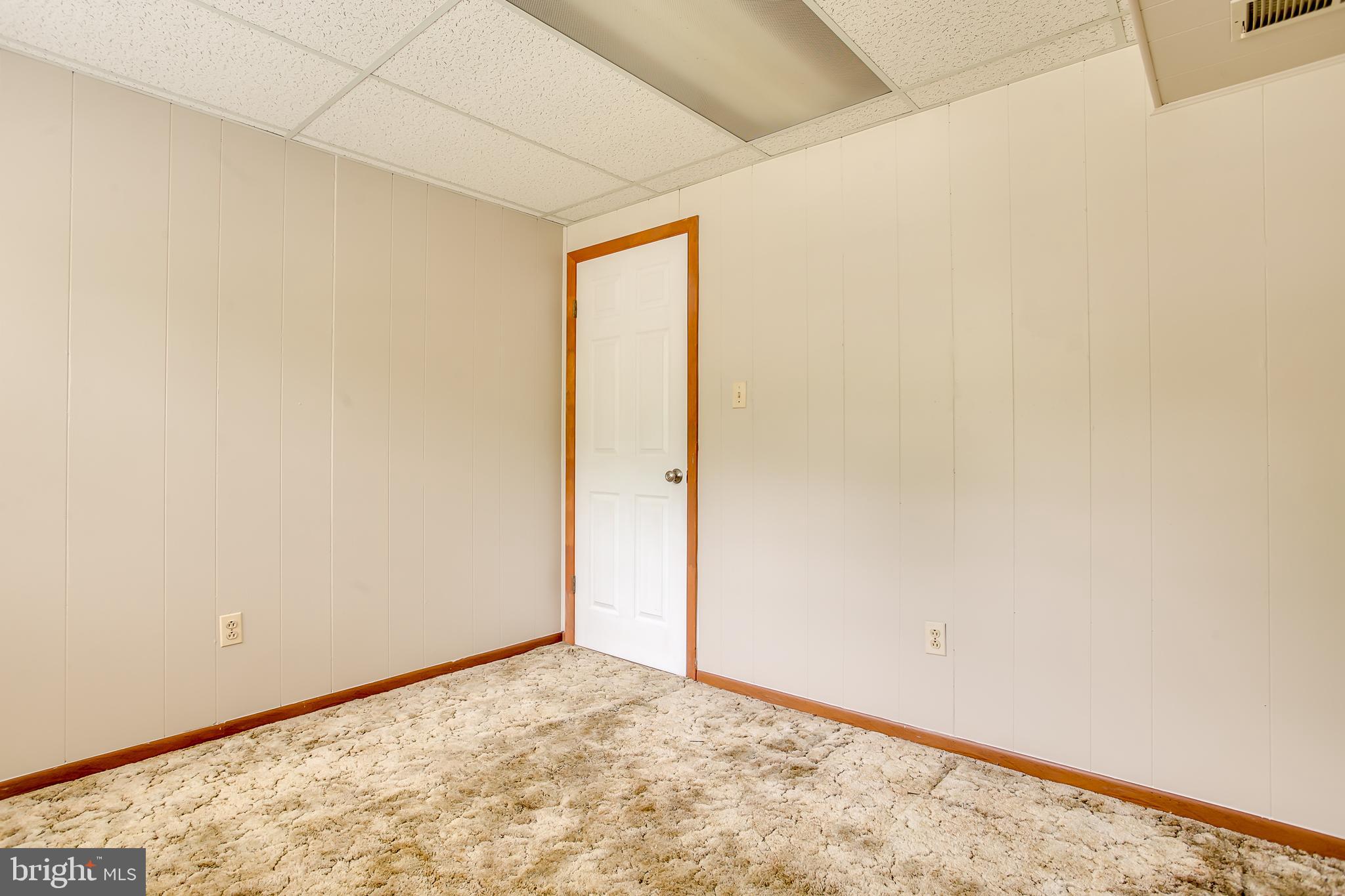 3143 Flintlock Road Fairfax, VA 22030 - Photo 25 of 48 Lower level bonus den/bedroom