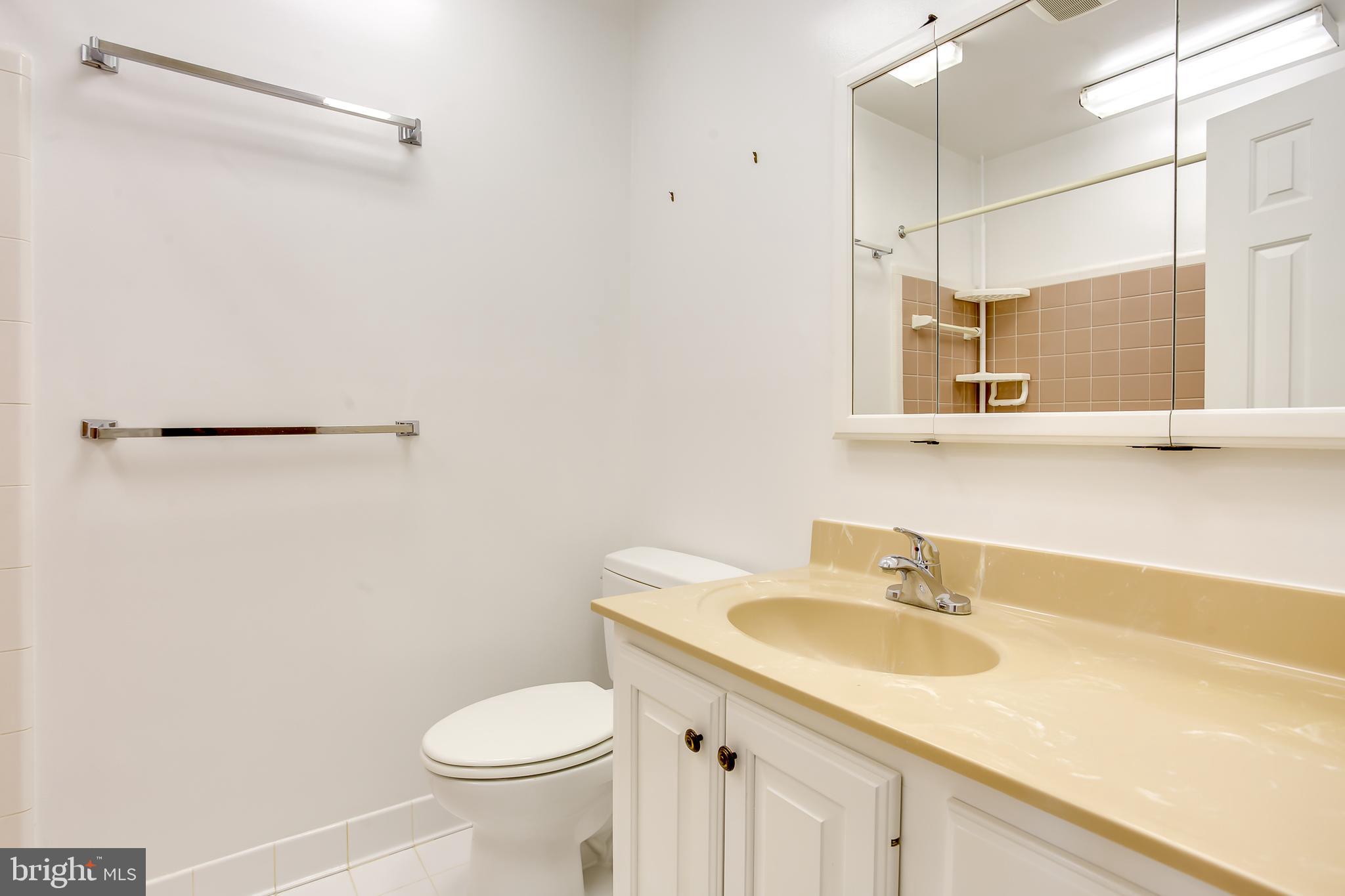 3143 Flintlock Road Fairfax, VA 22030 - Photo 33 of 48 Full hall bath