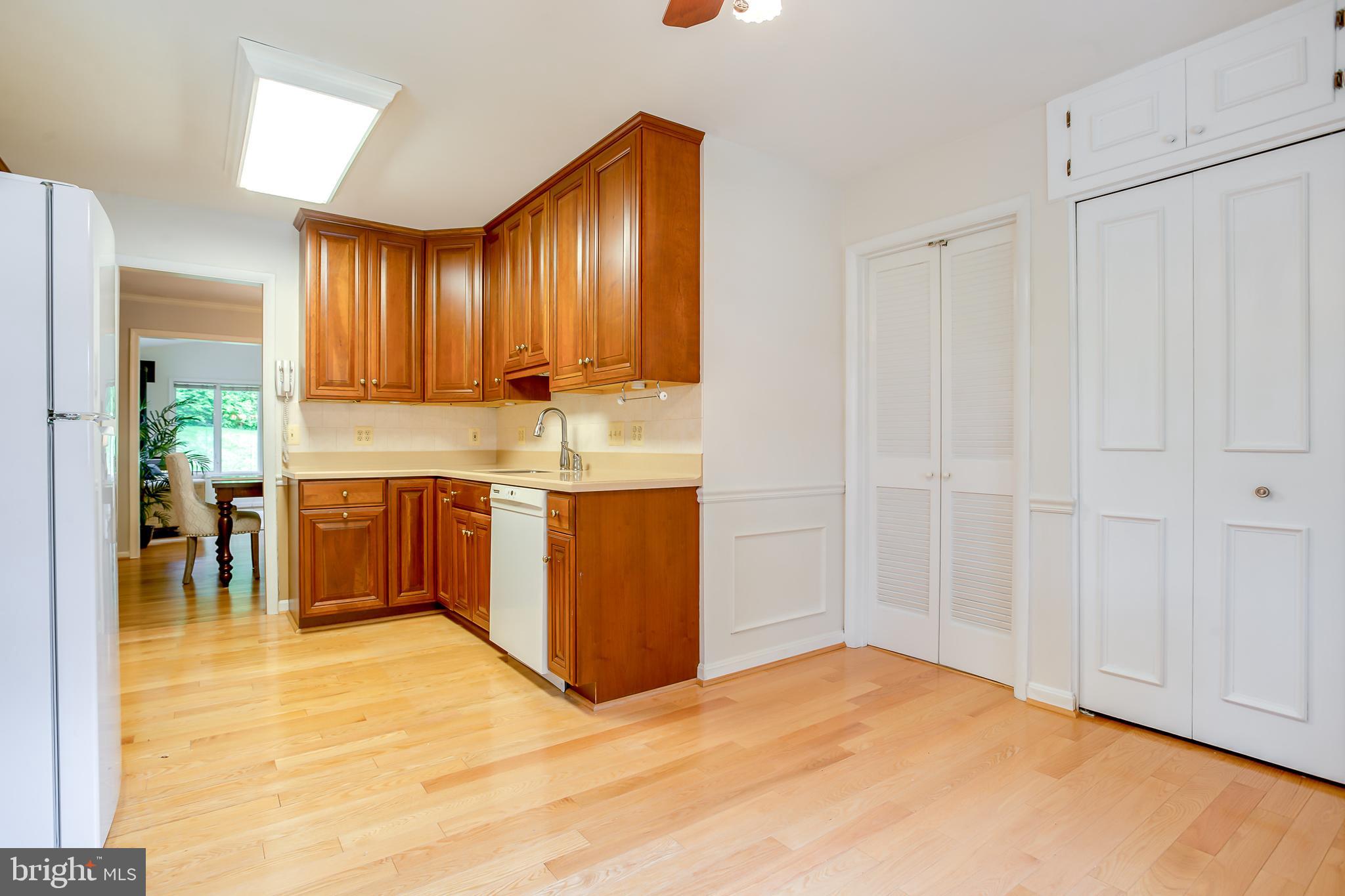 3143 Flintlock Road Fairfax, VA 22030 - Photo 10 of 48 Spacious kitchen