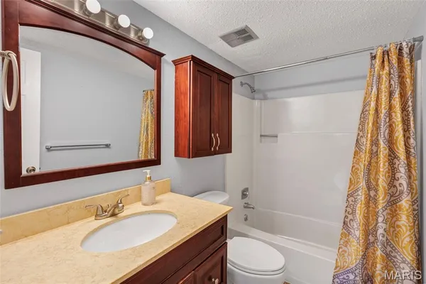 $140,000 | 1465 Heritage Landing, Unit 403, St. Charles, MO 63303