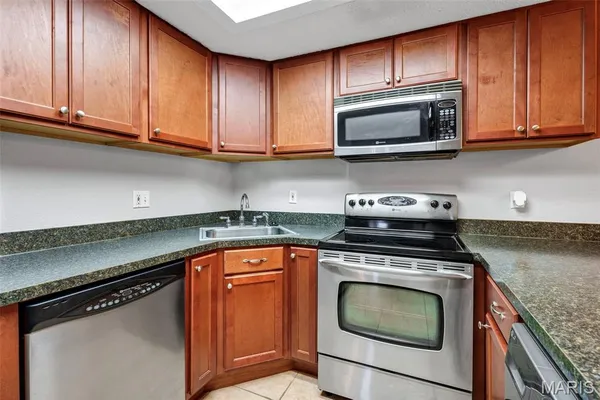 $140,000 | 1465 Heritage Landing, Unit 403, St. Charles, MO 63303