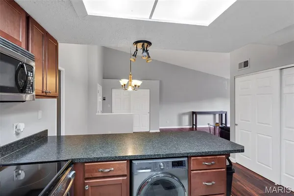 $140,000 | 1465 Heritage Landing, Unit 403, St. Charles, MO 63303