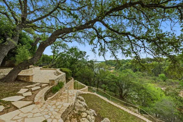 $1,500,000 | 2701 Sailboat Pass, Spicewood, TX 78669