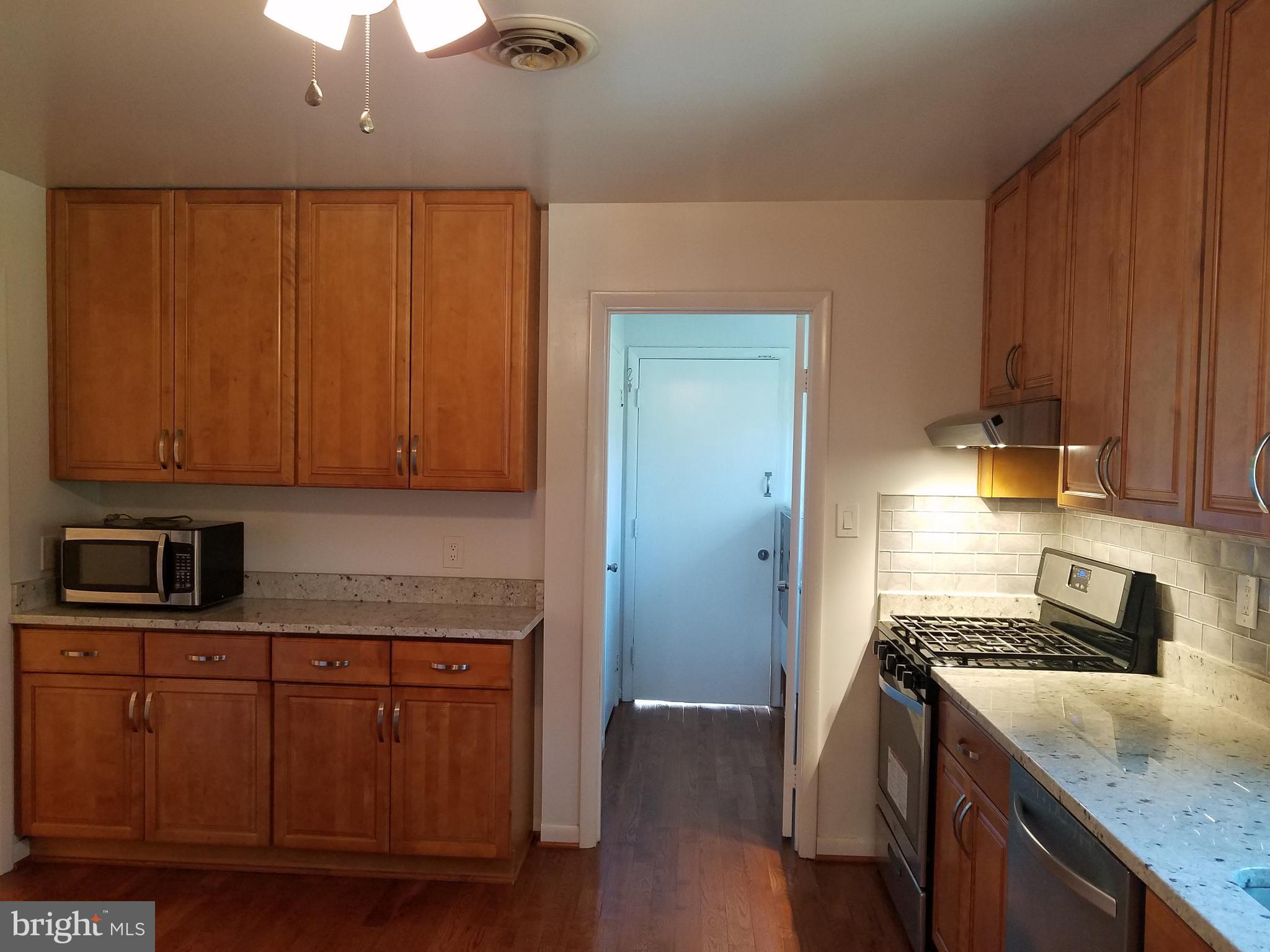 3921 Hawthorne Road Ellicott City, MD 21042 - Photo 11 of 28 Kitchen