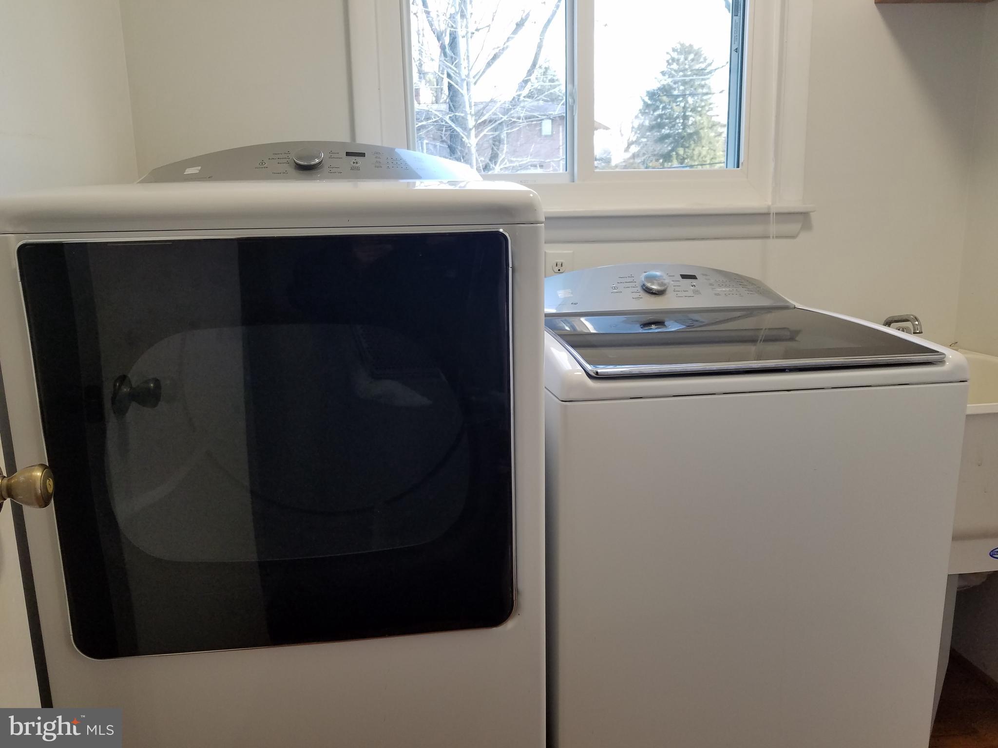 3921 Hawthorne Road Ellicott City, MD 21042 - Photo 12 of 28 Laundry