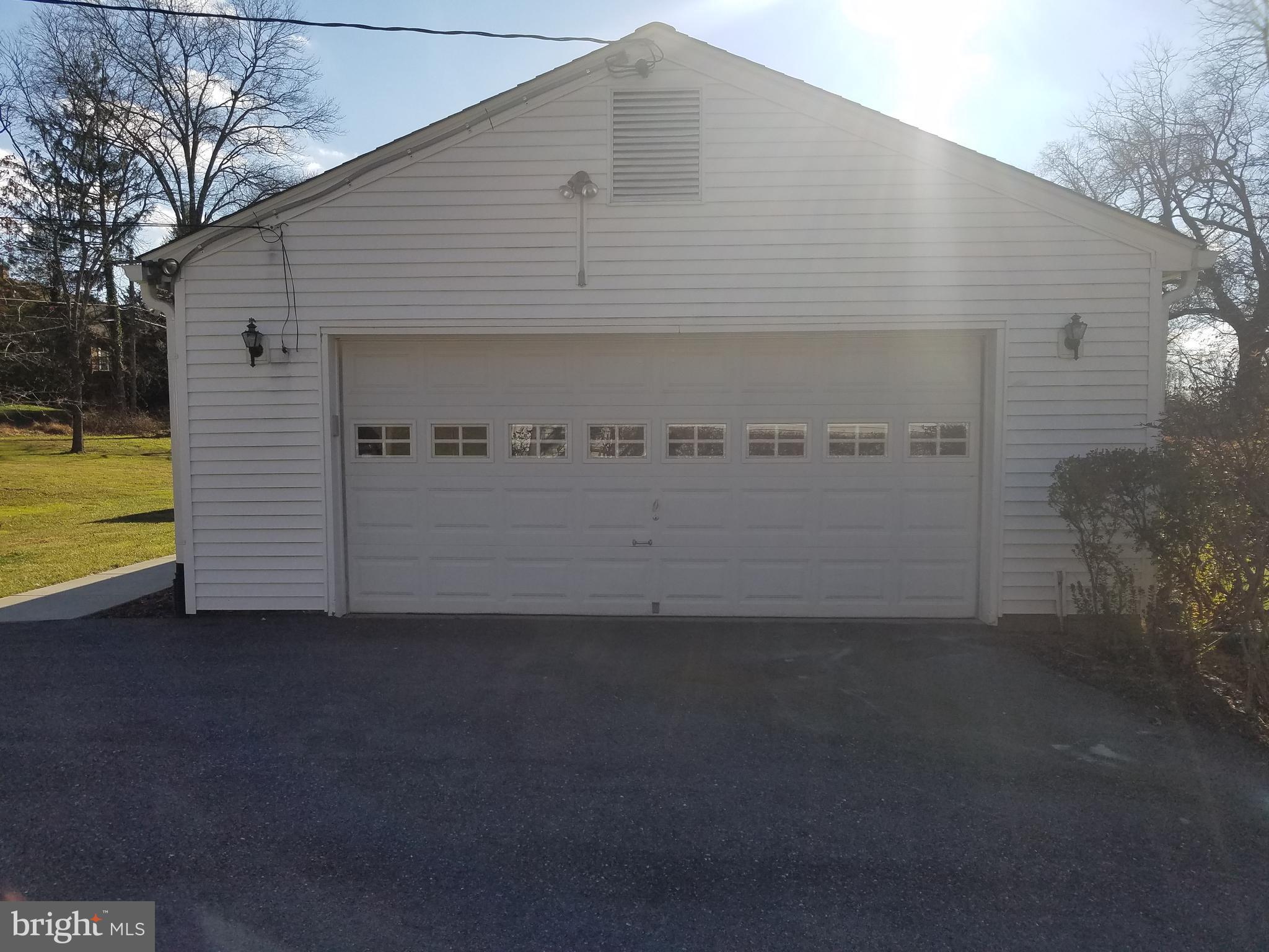 3921 Hawthorne Road Ellicott City, MD 21042 - Photo 20 of 28 Side Garage