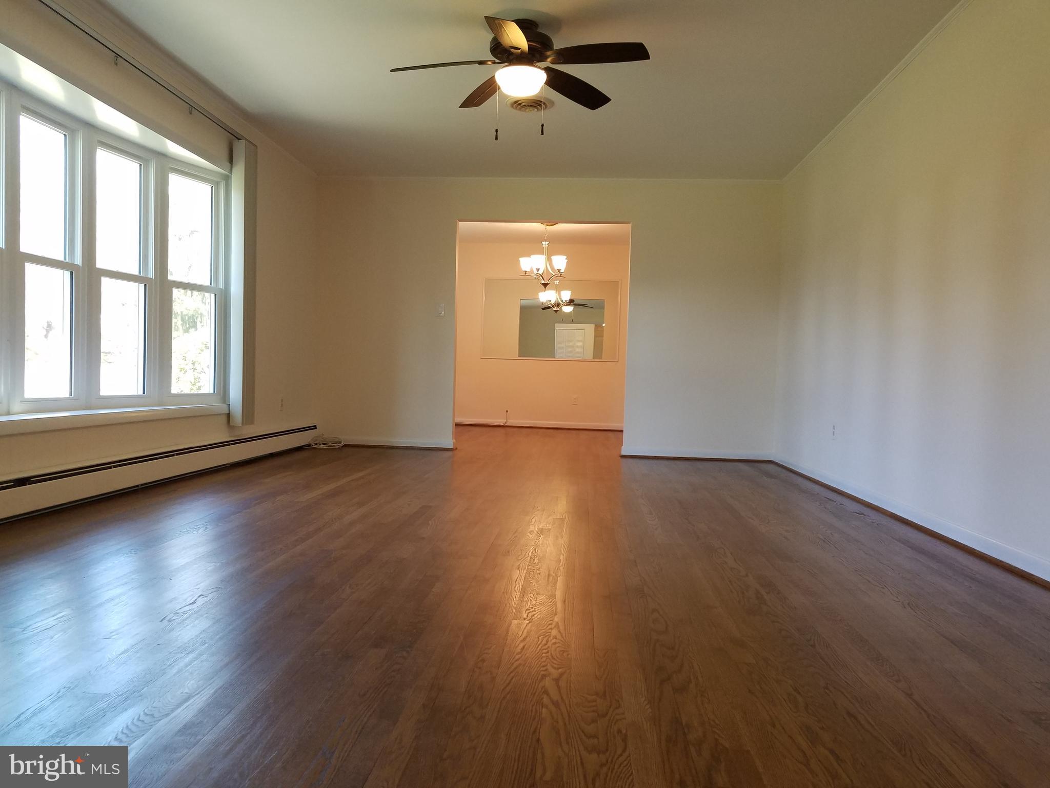 3921 Hawthorne Road Ellicott City, MD 21042 - Photo 4 of 28 Living Room