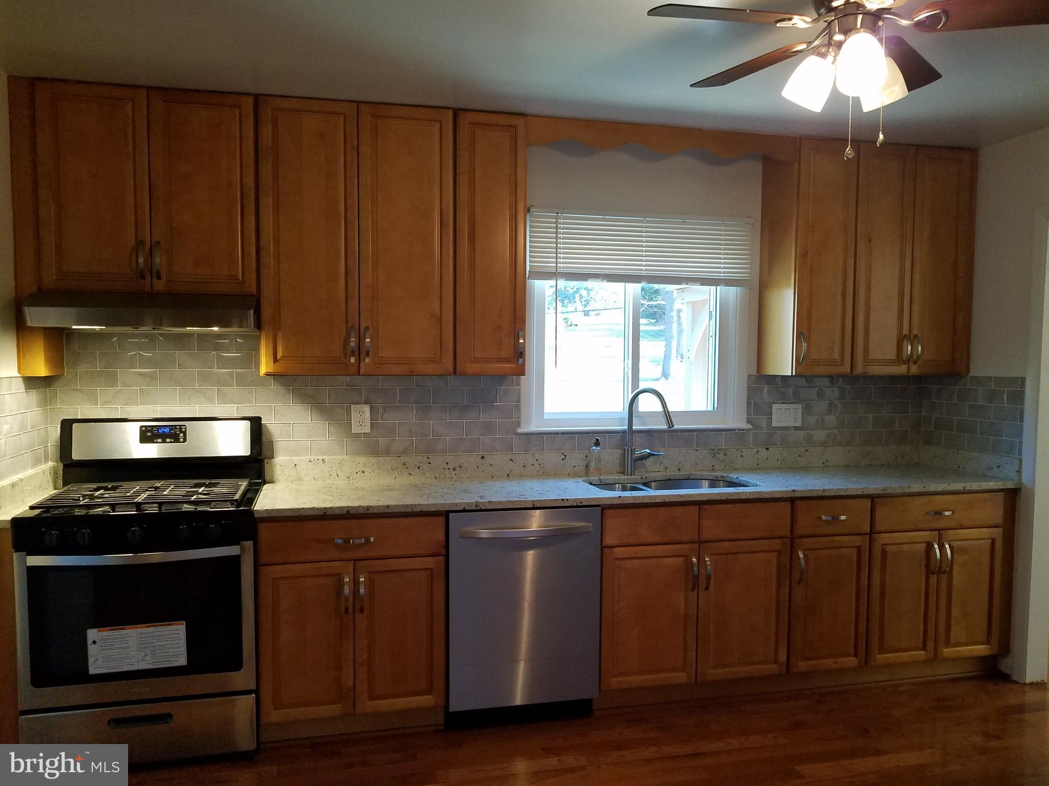 3921 Hawthorne Road Ellicott City, MD 21042 - Photo 9 of 28 Kitchen
