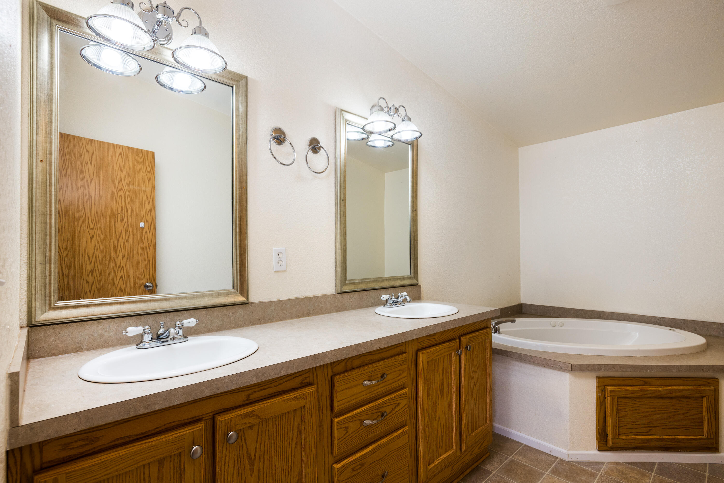 52220 Dustan Road La Pine, OR 97739 - Photo 9 of 17 65108 85th Place 9 of 17