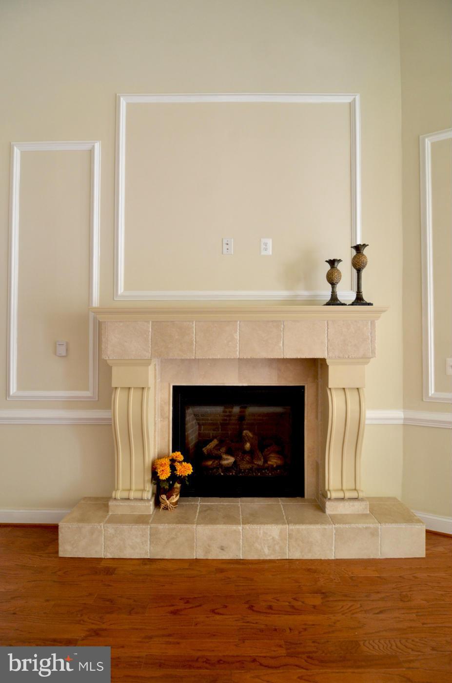 13127 Winding Trail Road Laurel, MD 20707 - Photo 14 of 30 Living Room