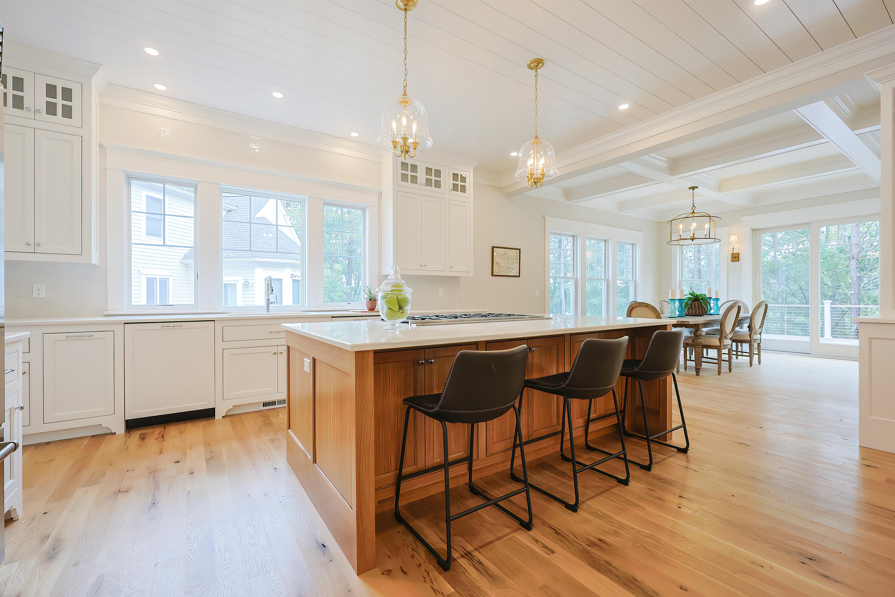 28 Quaker Run Road Mashpee, MA 02649 - Photo 5 of 49 Kitchen