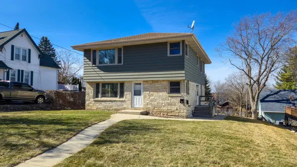 $525,000 | 231 Prospect Avenue, Pewaukee, WI 53072