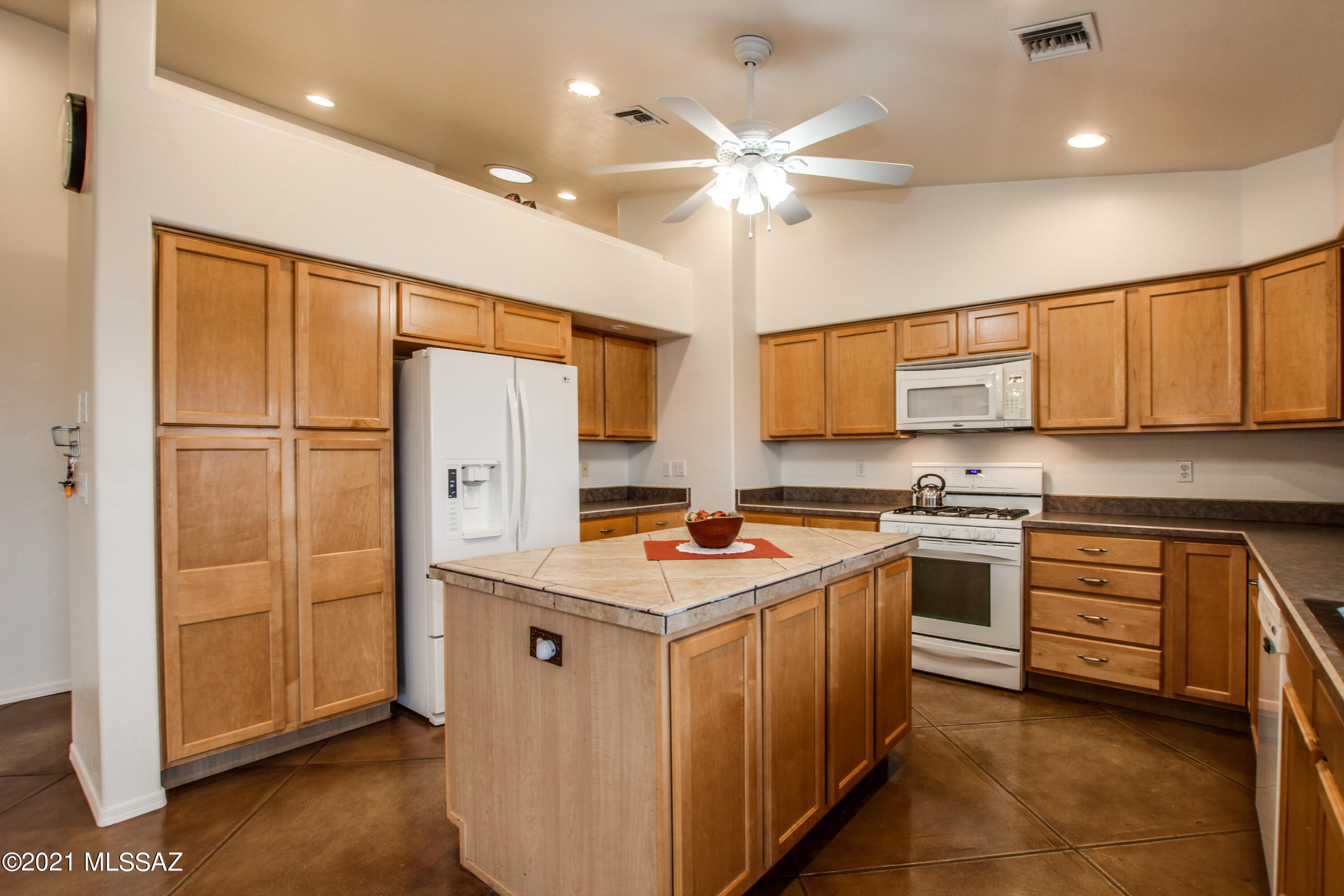 6170 West Ina Road Tucson, AZ 85743 - Photo 12 of 30