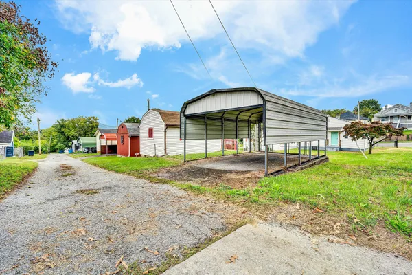 $162,000 | 1156 Montrose Avenue Southeast, Roanoke, VA 24013