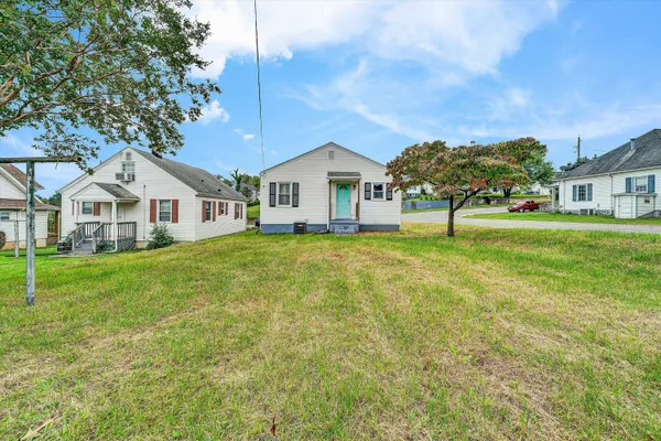 $162,000 | 1156 Montrose Avenue Southeast, Roanoke, VA 24013