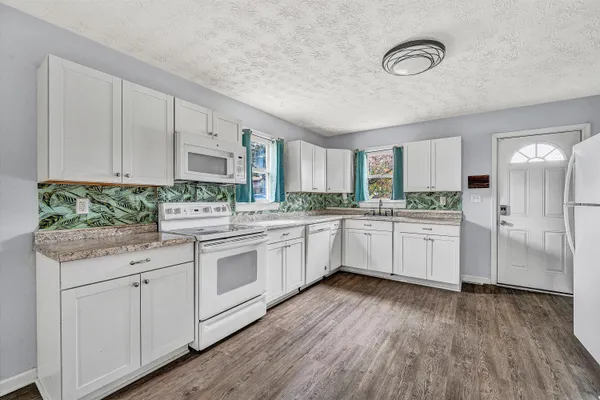 $162,000 | 1156 Montrose Avenue Southeast, Roanoke, VA 24013