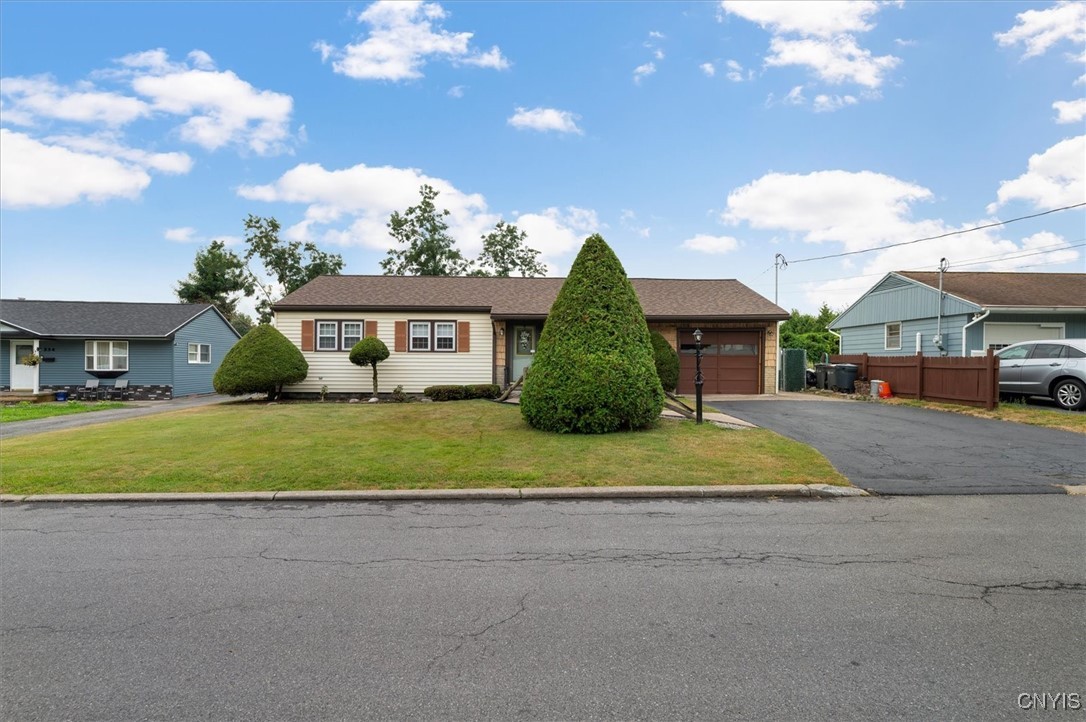 232 Riverview Parkway North Rome, NY 13440 - Photo 4 of 50