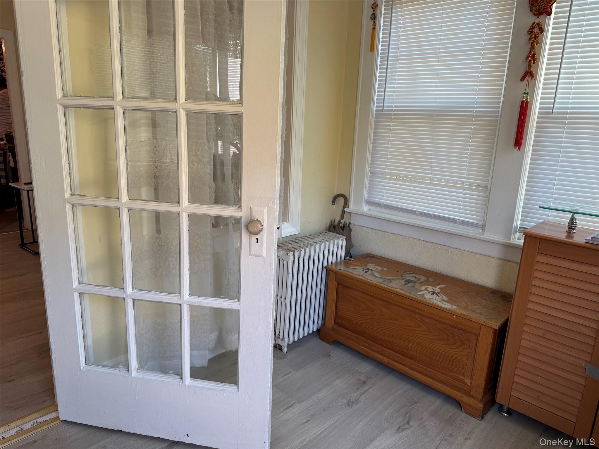 26 Parkside Drive Jericho, NY 11753 - Photo 4 of 25 a bathroom with a tub