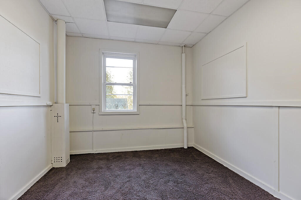 112 Washington Street Rumford, ME 04276 - Photo 33 of 54 27_BP5A0081_DxO_mls