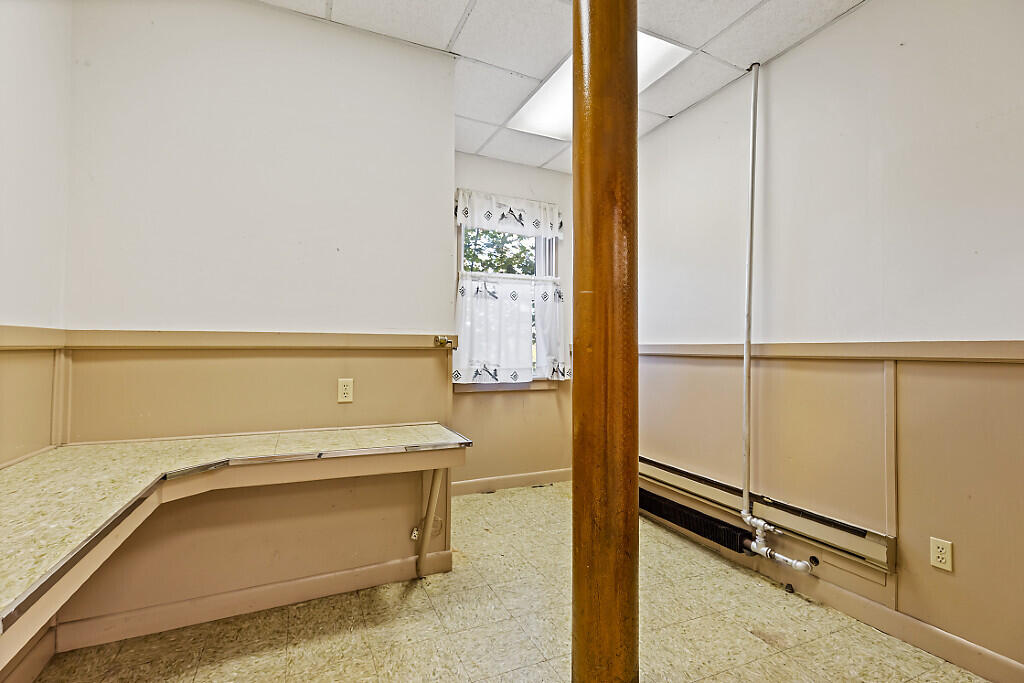 112 Washington Street Rumford, ME 04276 - Photo 35 of 54 30_BP5A0090_DxO_mls