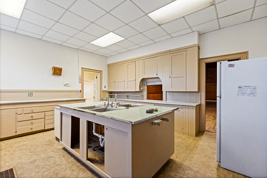 112 Washington Street Rumford, ME 04276 - Photo 38 of 54 22_BP5A0066_DxO_mls