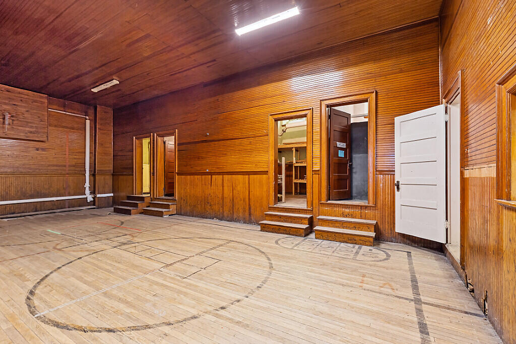 112 Washington Street Rumford, ME 04276 - Photo 43 of 54 17_BP5A0051_DxO_mls