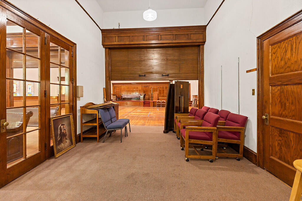 112 Washington Street Rumford, ME 04276 - Photo 8 of 54 39_BP5A0117_DxO_mls