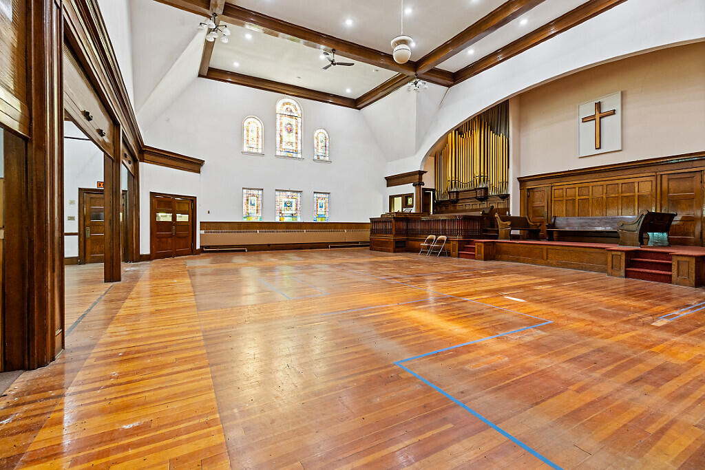 112 Washington Street Rumford, ME 04276 - Photo 9 of 54 40_BP5A0120_DxO_mls