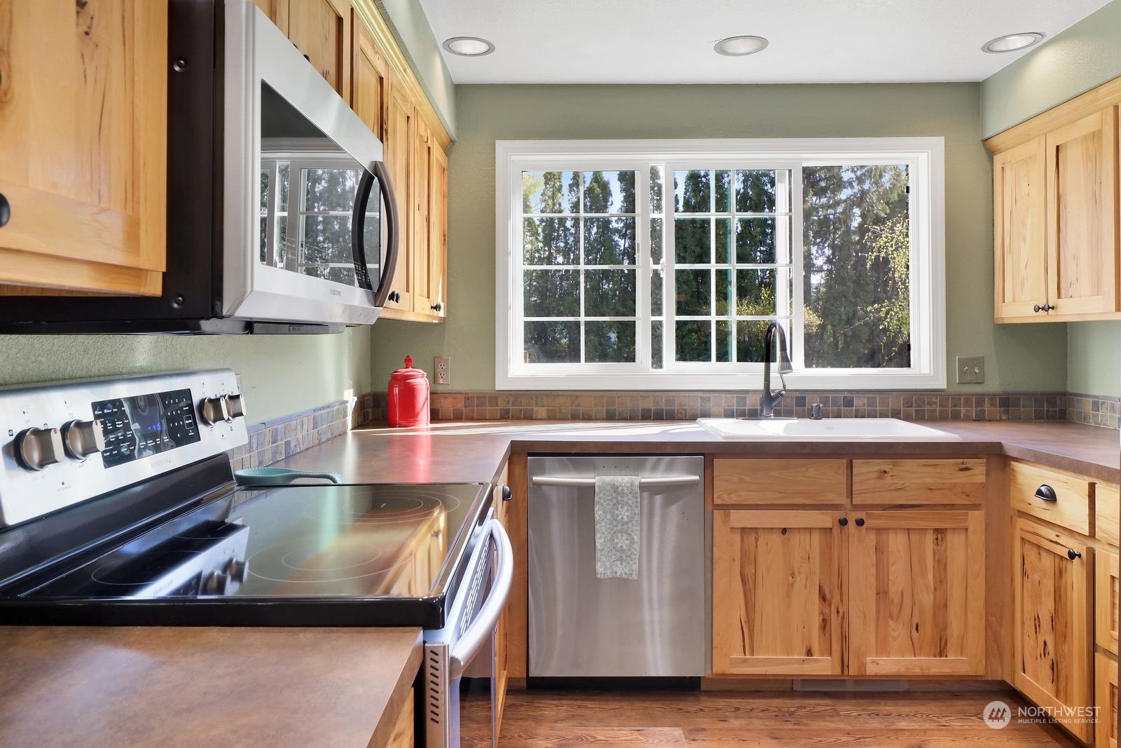 8431 Berthusen Road Lynden, WA 98264 - Photo 12 of 32 Gallery Image 12