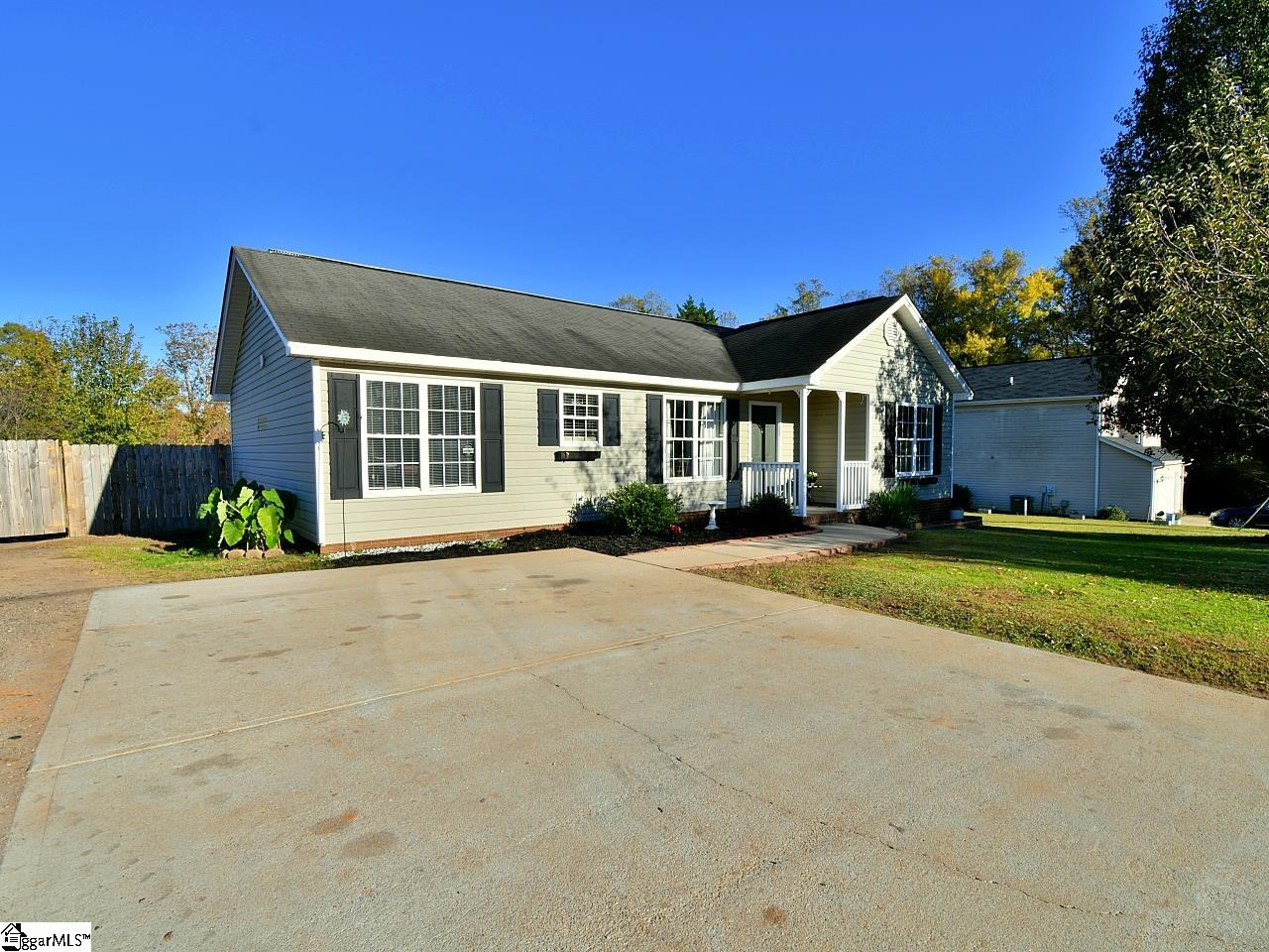 229 Carr Road Piedmont, SC 29673 - Photo 2 of 34